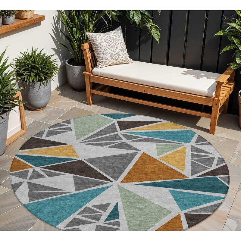 HomeRoots Geometric Transitional Rectangle Outdoor Rug - 8' Round
