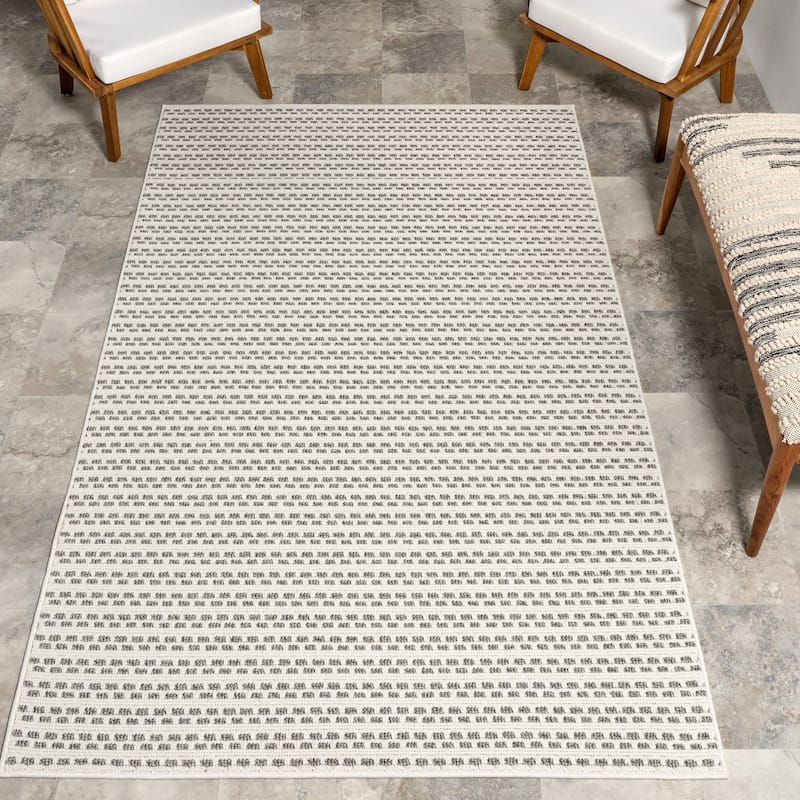 Nuloom Halsey Geometric Indoor/Outdoor Area Rug - 8' x 10' - Cream