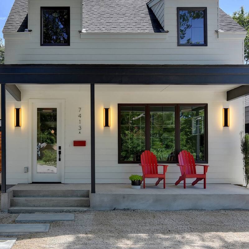 13.8" Outdoor Linear Integrated LED Wall Sconce - H13.8" x W4.7" x D3.2"