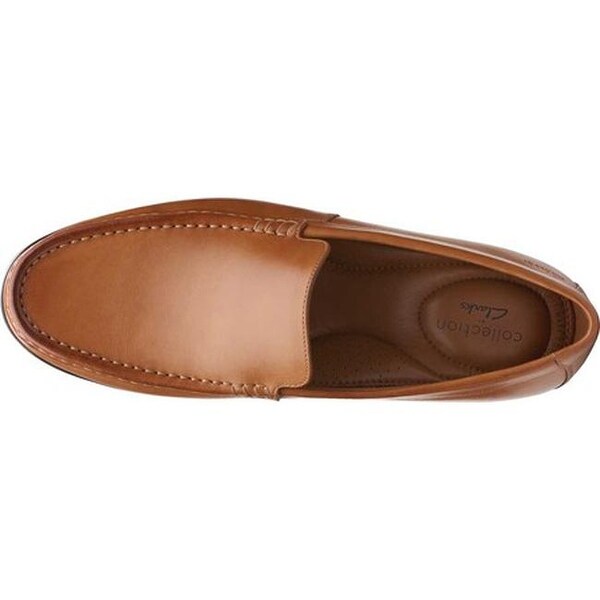clarks tan loafers