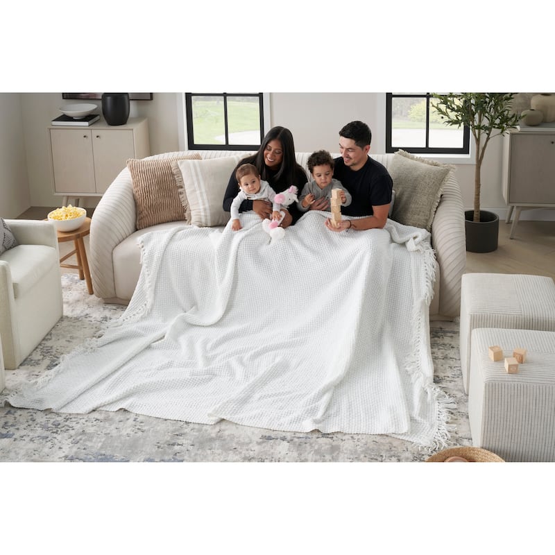 Mina Victory Lifestyle ZH225 Woven Chenille 70" x 103" White Indoor