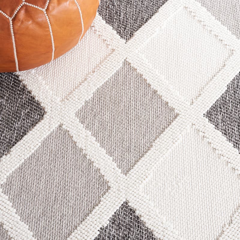 SAFAVIEH Lotus Lavona Rustic Trellis Rug - 5'3" x 7'6"