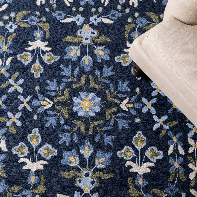 Martha Stewart by SAFAVIEH Handmade Lisava Wool Rug