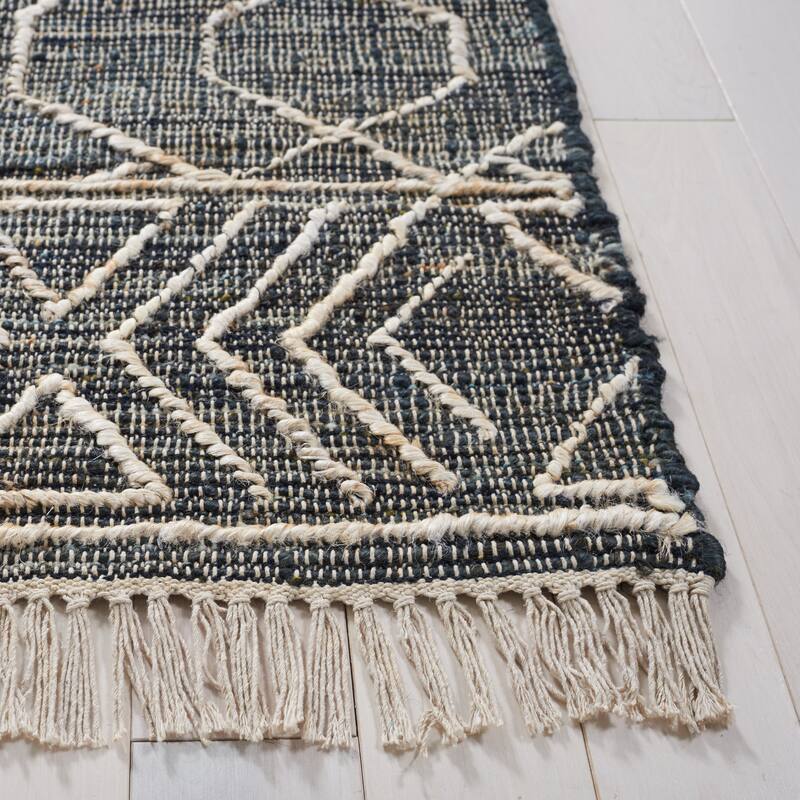 SAFAVIEH Handmade Natural Fiber Eranda Boho Jute Fringe Rug