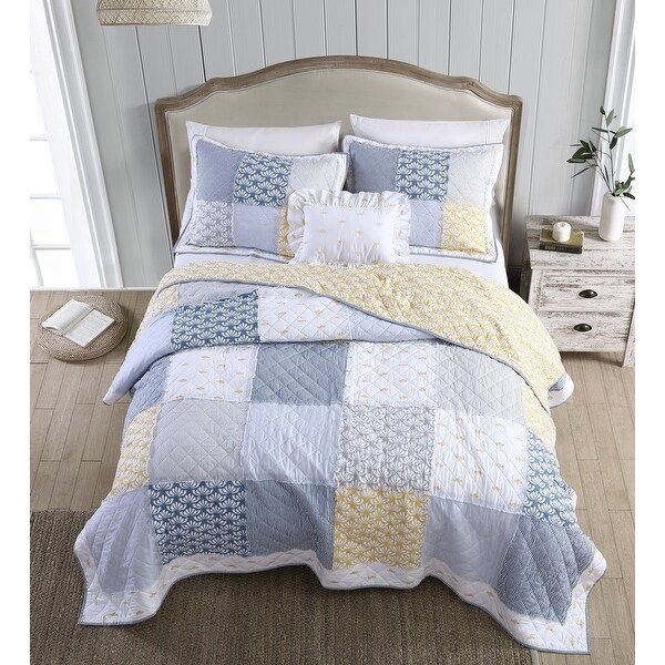 Heirloomed Vintage Wallpaper 3-Piece Quilt Set. Opens flyout.