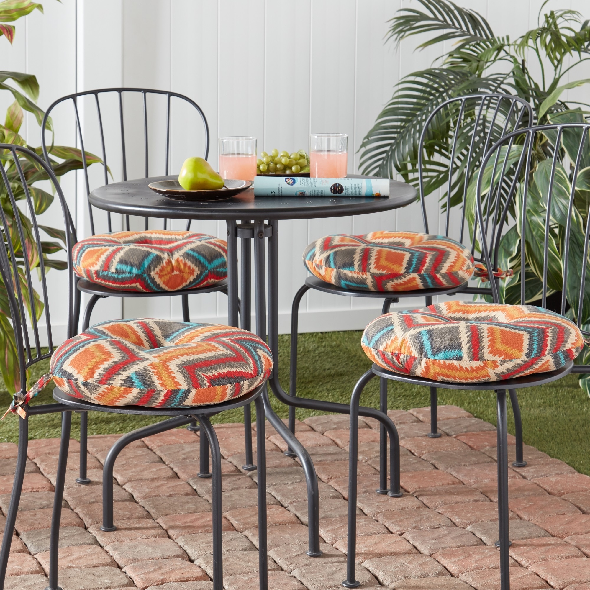 Round outdoor top chair pillows