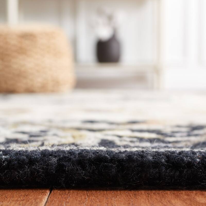SAFAVIEH Handmade Savonnerie Deep Traditional Wool Rug