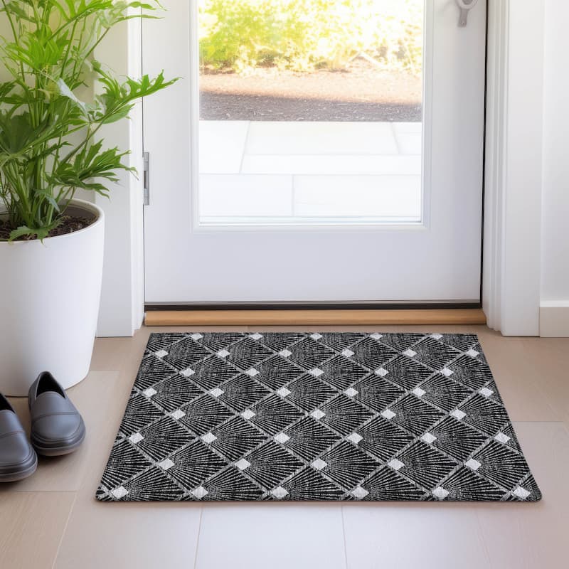 Premium Washable Super Soft Diamond Trellis Mayfield Rug - Black - 1'8" x 2'6"