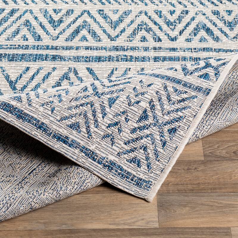 Artistic Weavers Powlett Vintage Southwestern Indoor/ Outdoor Area Rug