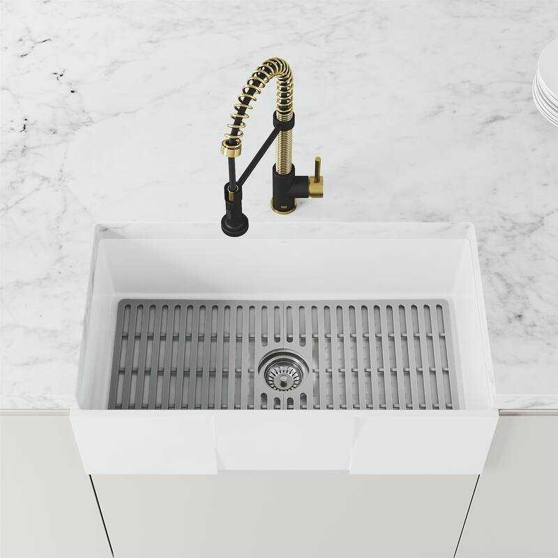 VIGO Edison 19" H Single Handle Pull-Down Sprayer Kitchen Faucet