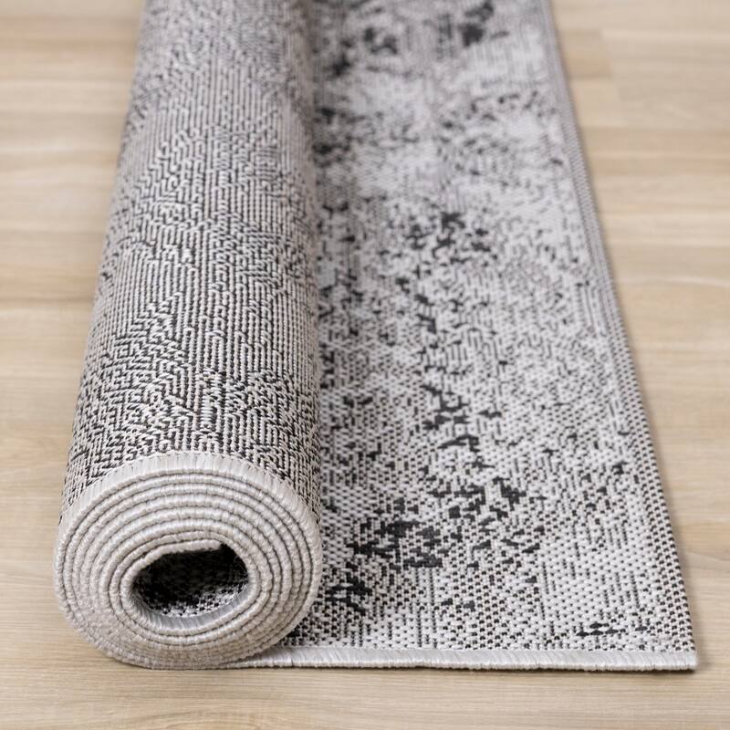Jackson Collection - Grey/ Black Distressed Damask Indoor/Outdoor Rug