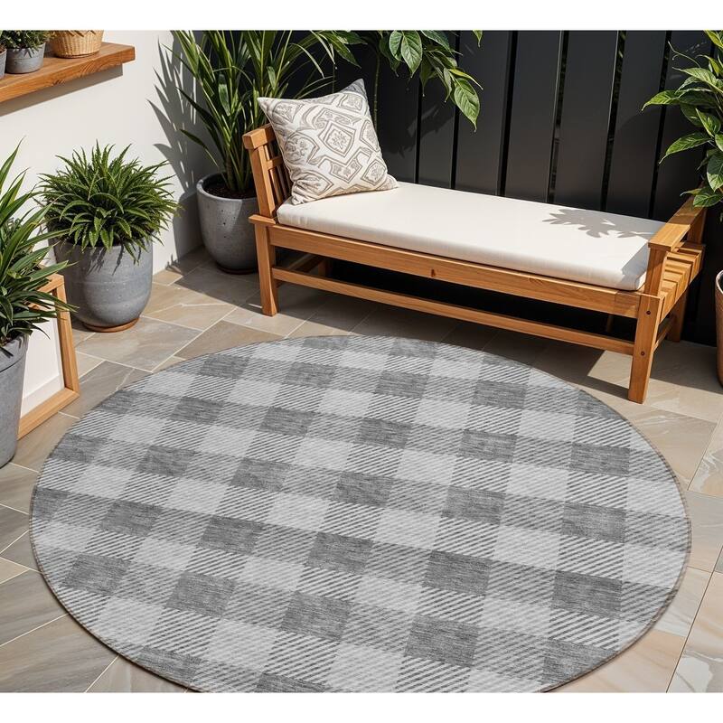 HomeRoots Plaid Transitional Rectangle Outdoor Rug - 8' Round