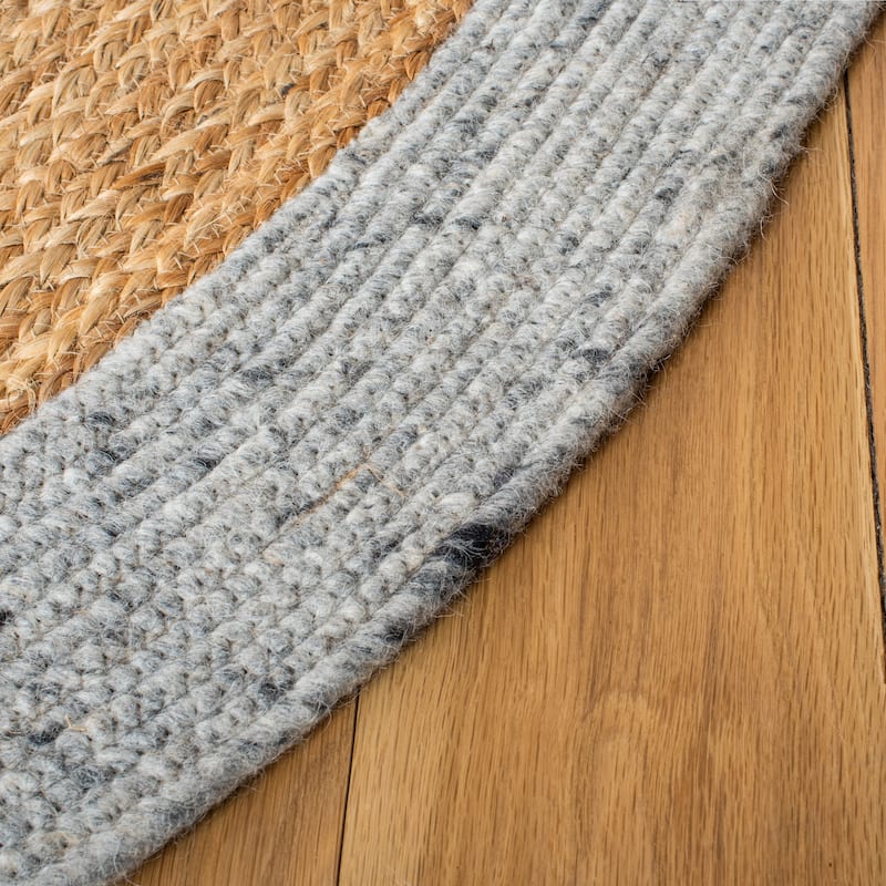 SAFAVIEH Handmade Braided Hvonn Jute Rug
