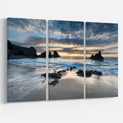 Designart "Beautiful Porthcothan Bay" Modern Seashore Canvas Wall Art Print