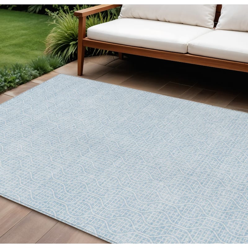 HomeRoots Geometric Transitional Rectangle Outdoor Rug - 10' X 14'