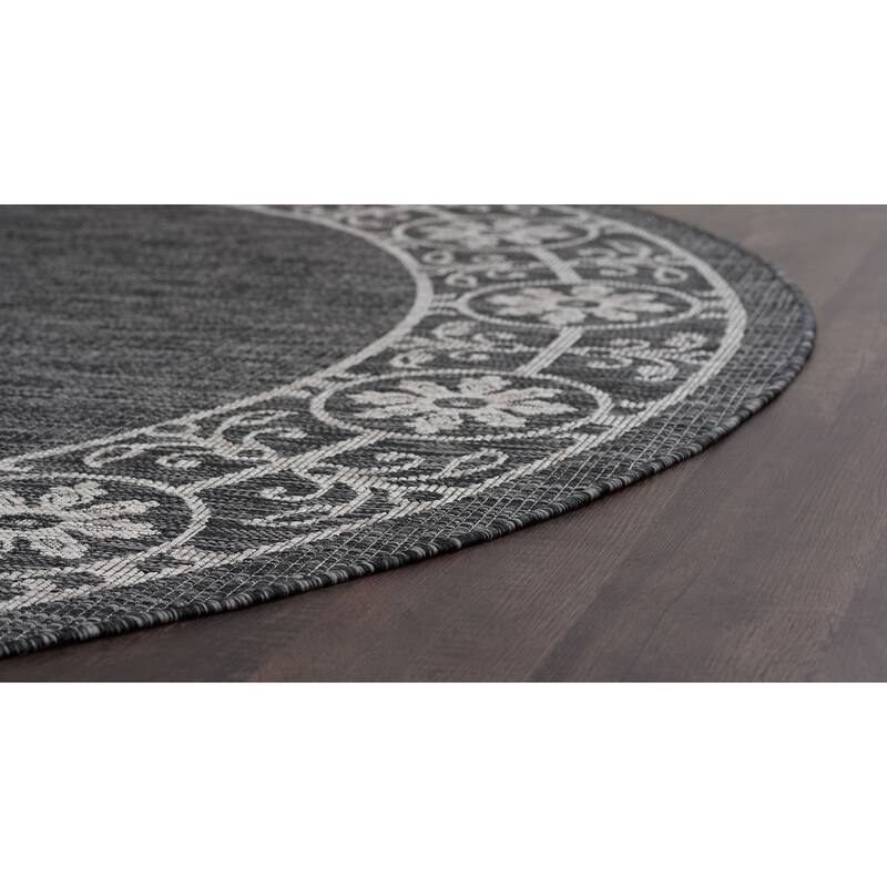 Colonnade Traditional Border Indoor/Outdoor Area Rug
