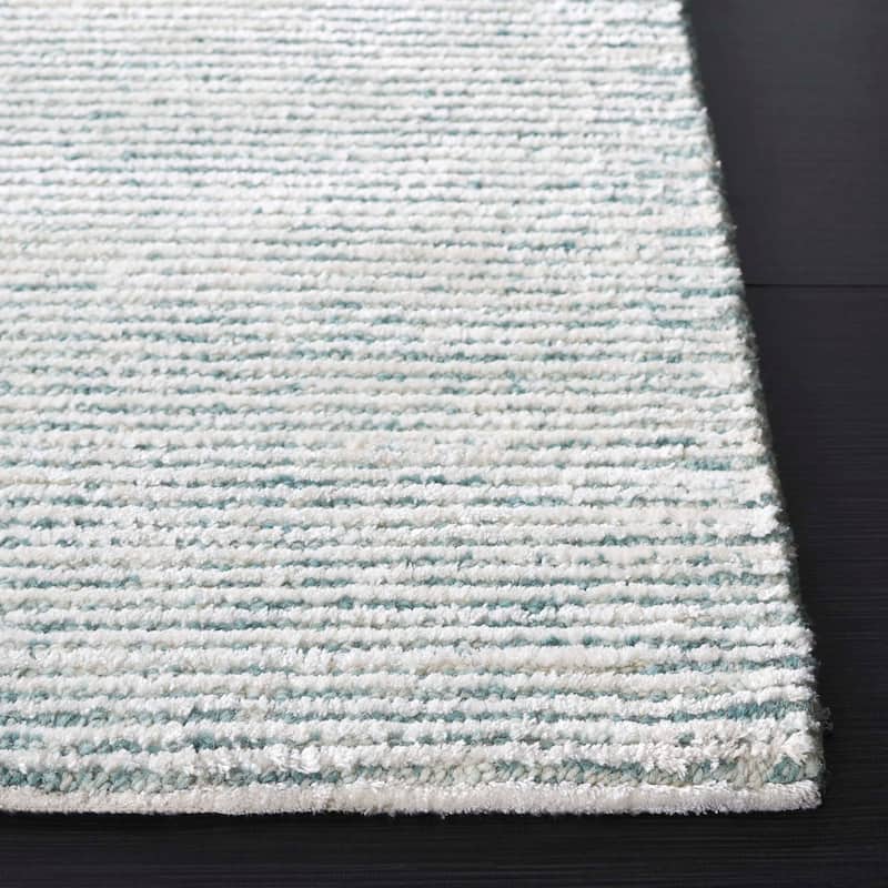 SAFAVIEH Handmade Soho Esmehan Contemporary Wool Rug