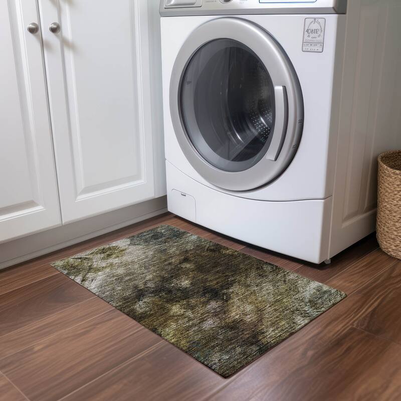 Machine Washable Indoor/ Outdoor Chantille Abstract Watercolor Rug - 1'8" x 2'6" - Chocolate