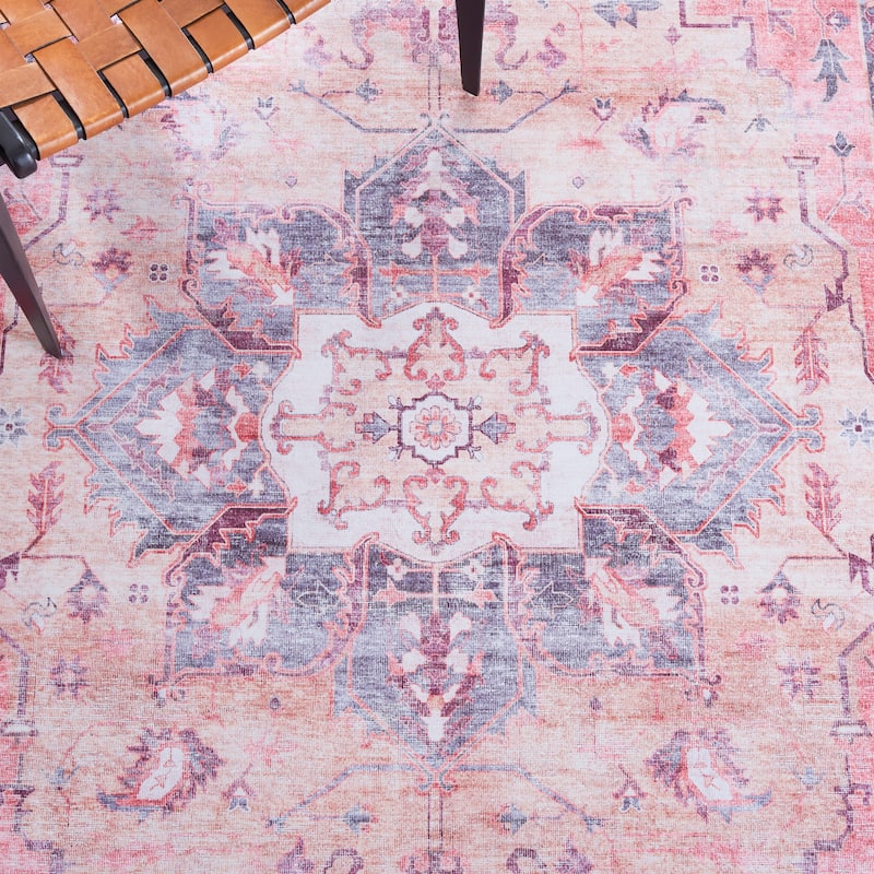 SAFAVIEH Tucson Machine Washable Slip Resistant Celina Traditional Rug