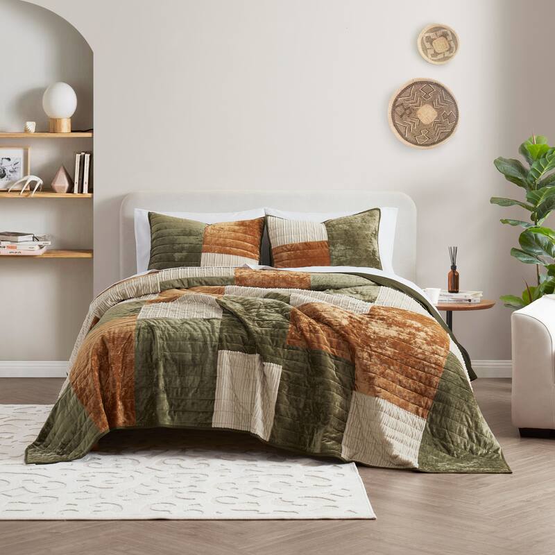 Wonderful Velvet 3 Piece Quilt Set - 23002 Green & Beige - King