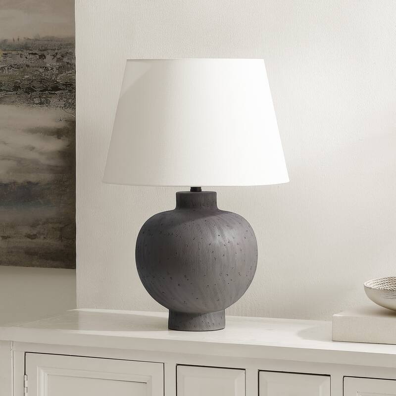 SAFAVIEH Couture Benita, 22-inch, Resin Table Lamp - 15"W x 15"D x 22"H