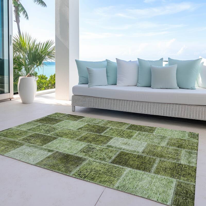 Machine Washable Indoor/ Outdoor Chantille Traditional Patchwork Rug - Olive - 3' x 5'