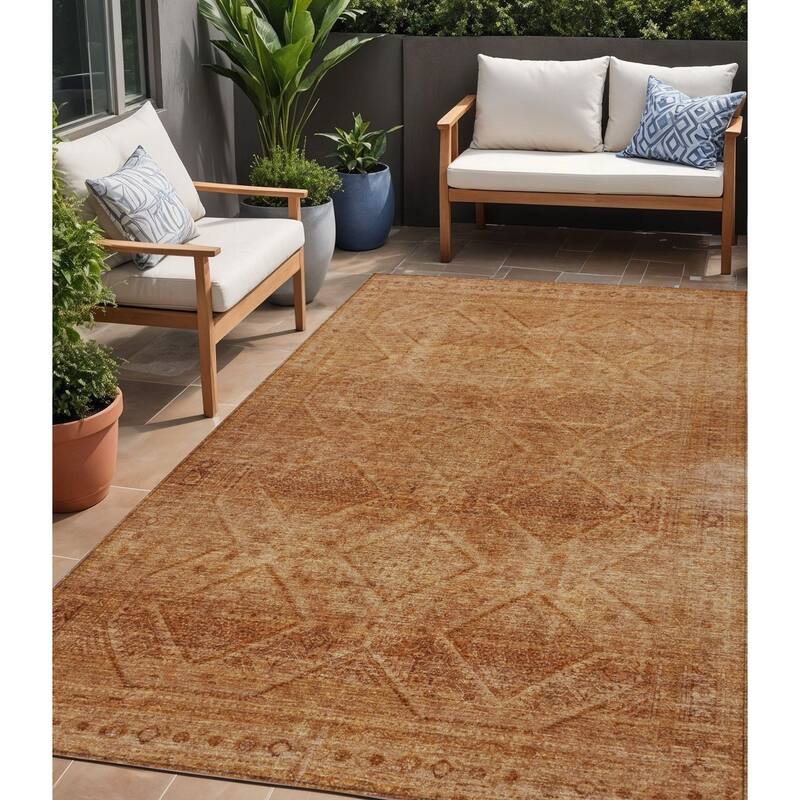 HomeRoots Geometric Transitional Rectangle Outdoor Rug - 5' X 8'