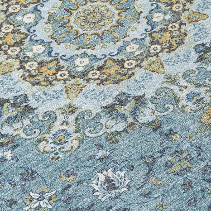 Machine Washable Indoor/ Outdoor Traditional Awaka Chantille Rug