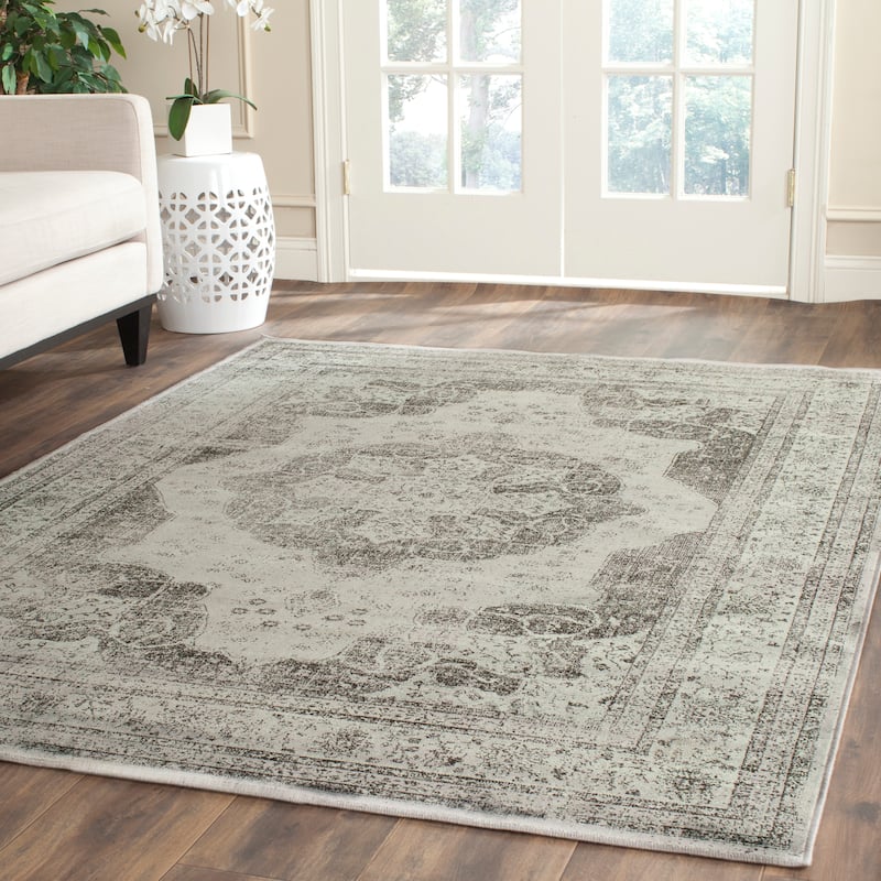 SAFAVIEH Vintage Priscilla Oriental Distressed Viscose Rug - 4' x 5'7" - Grey/Multi