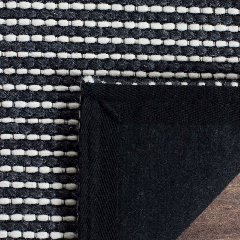 SAFAVIEH Handmade Natura Refiqe Wool Rug