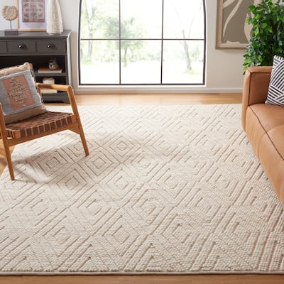 SAFAVIEH Handmade Natura Hareta Diamond Wool Rug