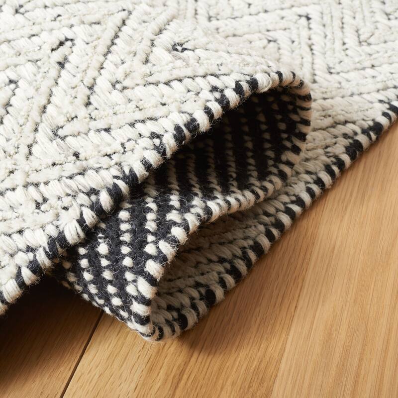 Martha Stewart by SAFAVIEH, Handmade Dietgard Wool Rug