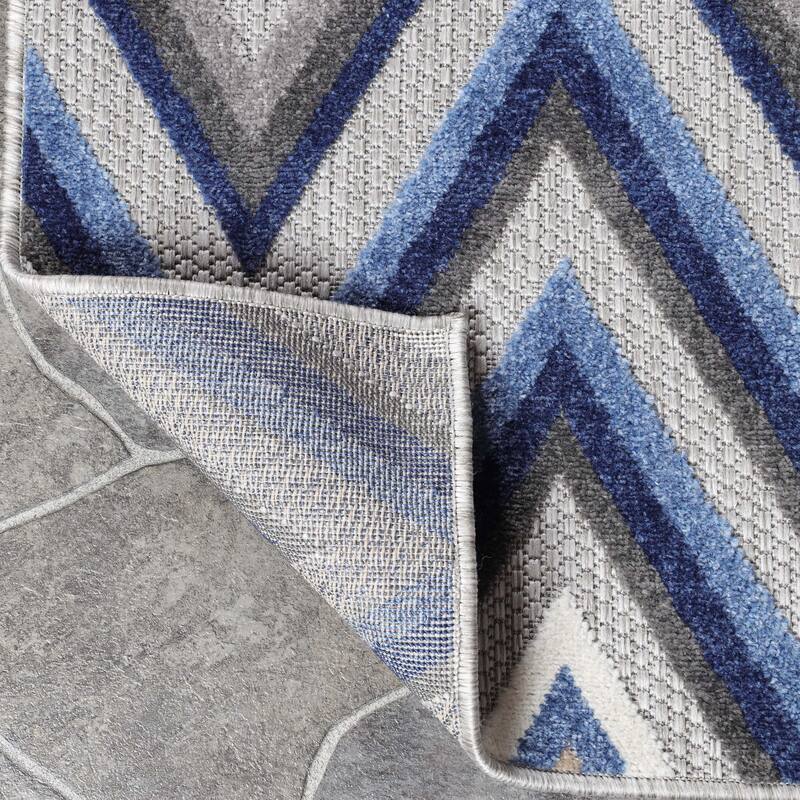 Superior Modern Zig-Zag Geometric Indoor Outdoor Runner or Area Rug