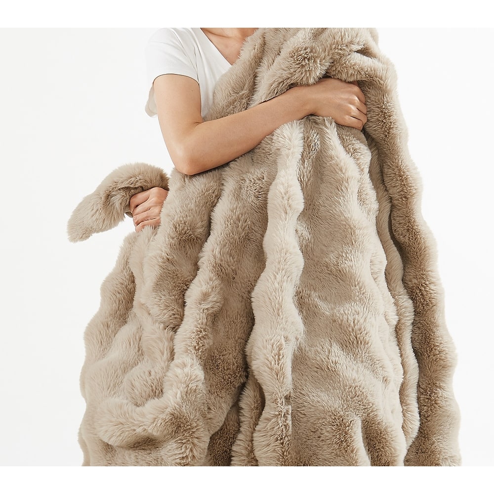 Frye Bubble Faux Fur 3 Piece Comforter Set