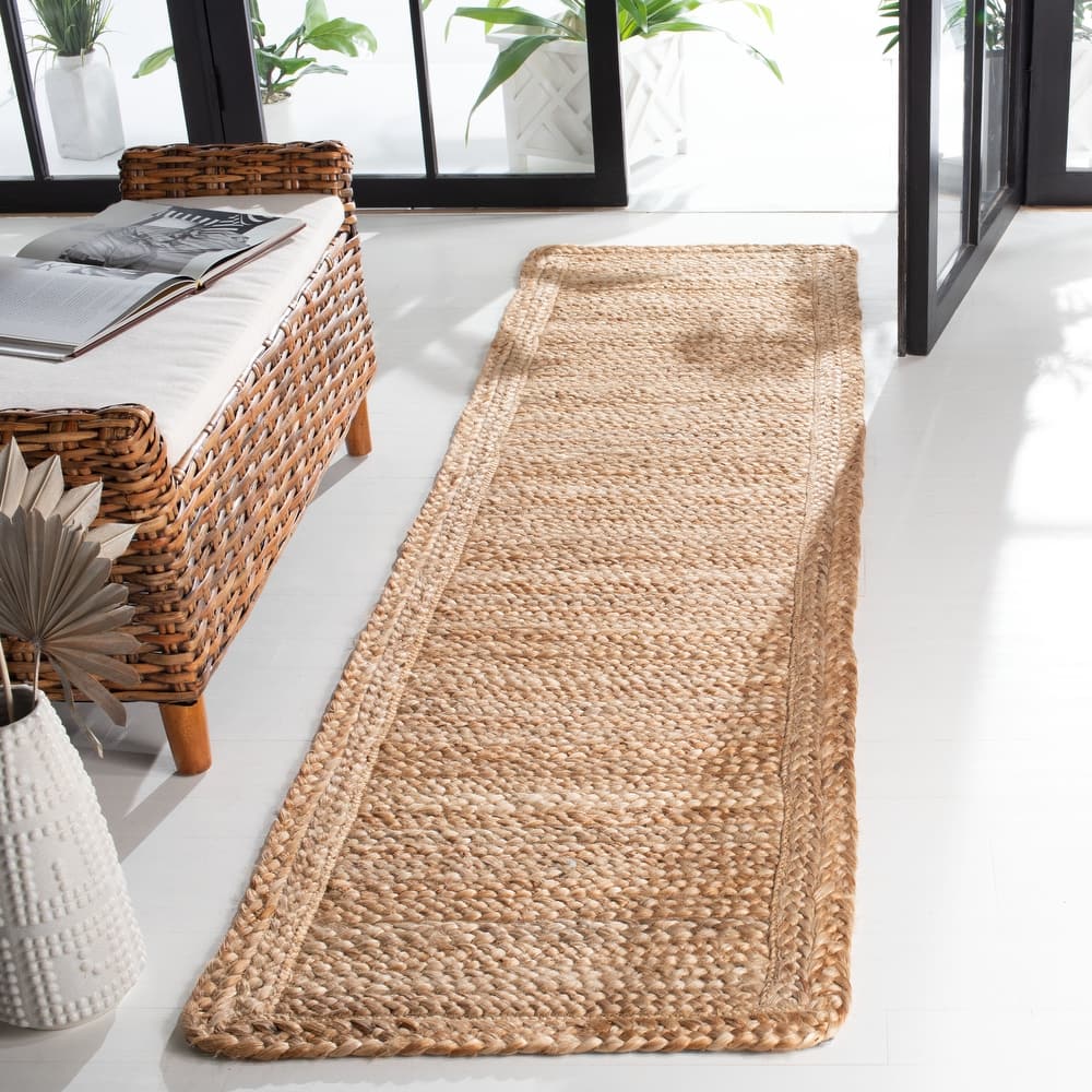 SAFAVIEH Handmade Natural Fiber Manorama Jute Rug