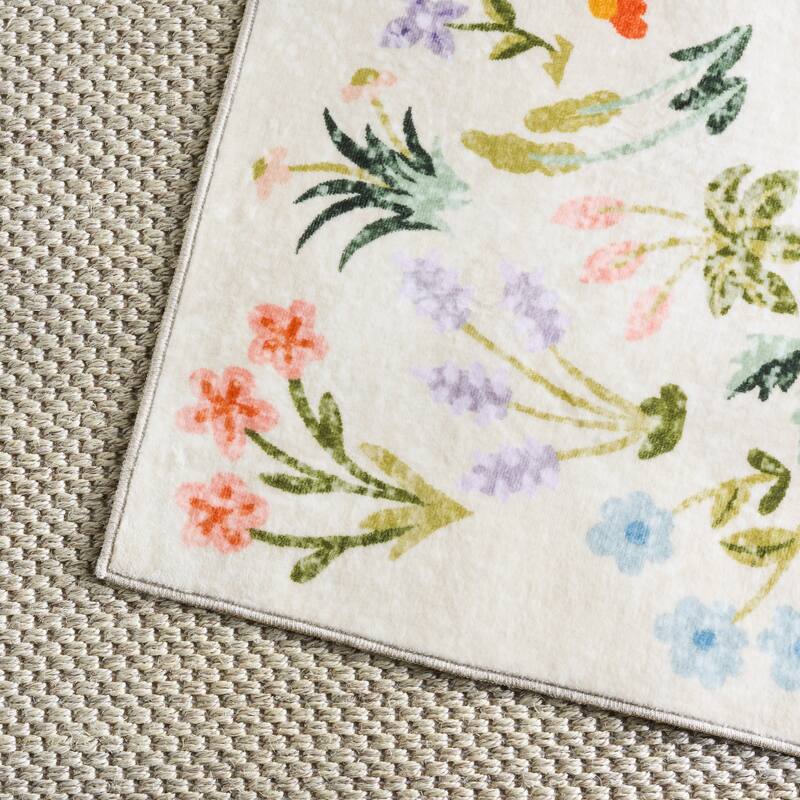 Martha Stewart Sonnhilde Machine Washable & Slip Resistant Rug