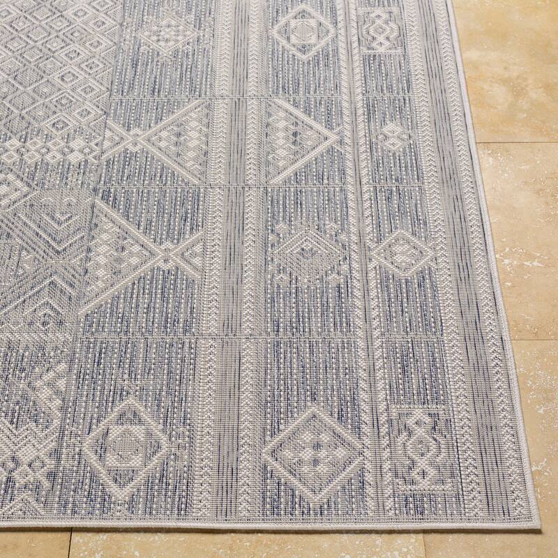 Livabliss Azucena Global Diamond Indoor/ Outdoor Area Rug