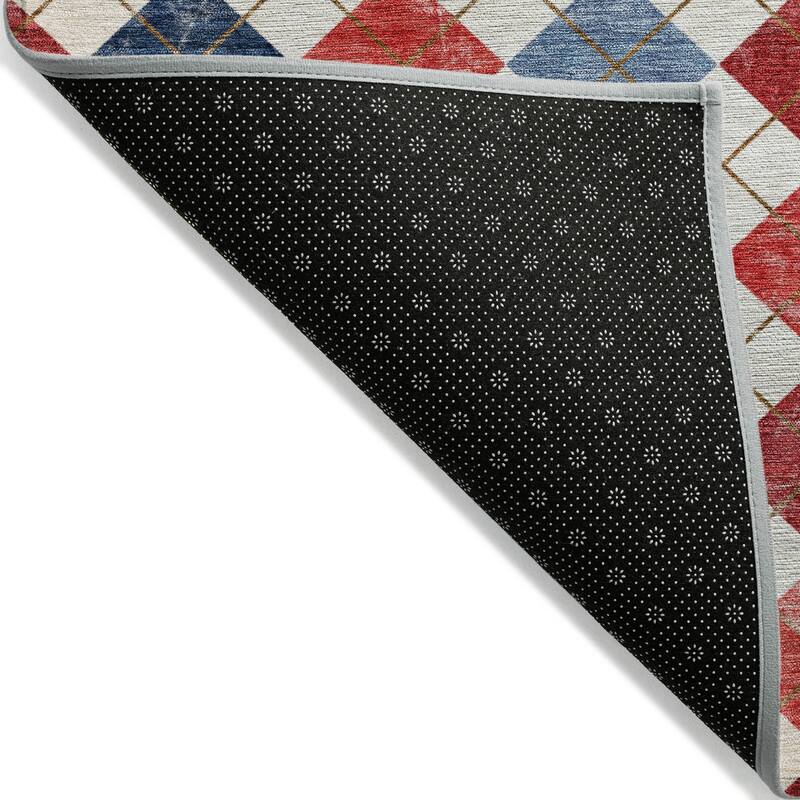 Machine Washable Indoor/ Outdoor Modern Argyle Chantille Rug