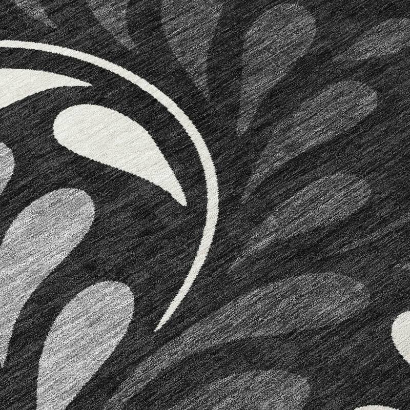 Machine Washable Indoor/ Outdoor Floral Arabesque Chantille Rug