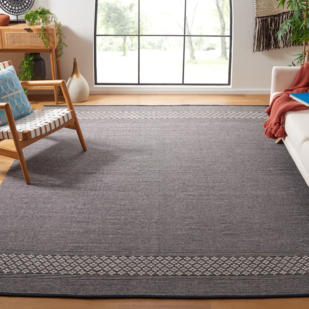 SAFAVIEH Handmade Montauk Margaux Stripe Rug