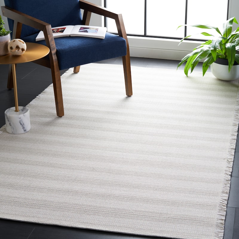 SAFAVIEH Augustine Armande Stripe Fringe Rug - 4' x 6' - Ivory/Grey
