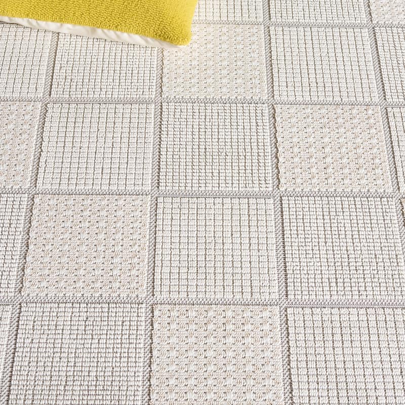 SAFAVIEH Veranda Antonietta Washable Indoor/Outdoor Rug - Weather Resistant & Easy Cleaning