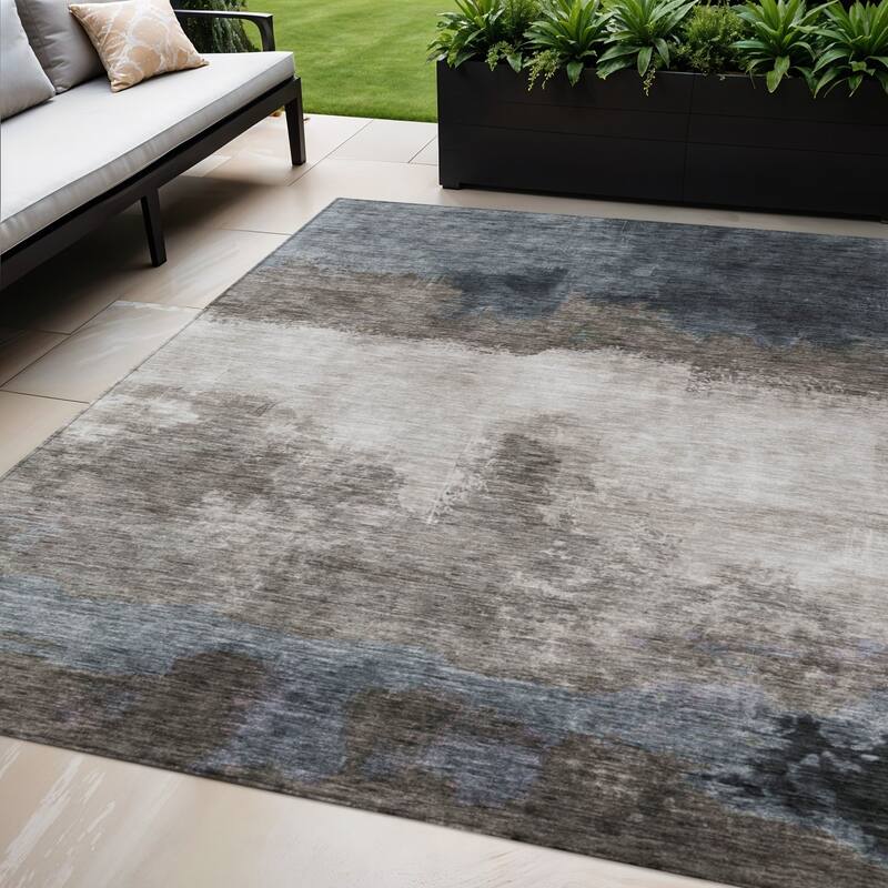 HomeRoots Abstract Transitional Rectangle Outdoor Rug - 5' X 8'