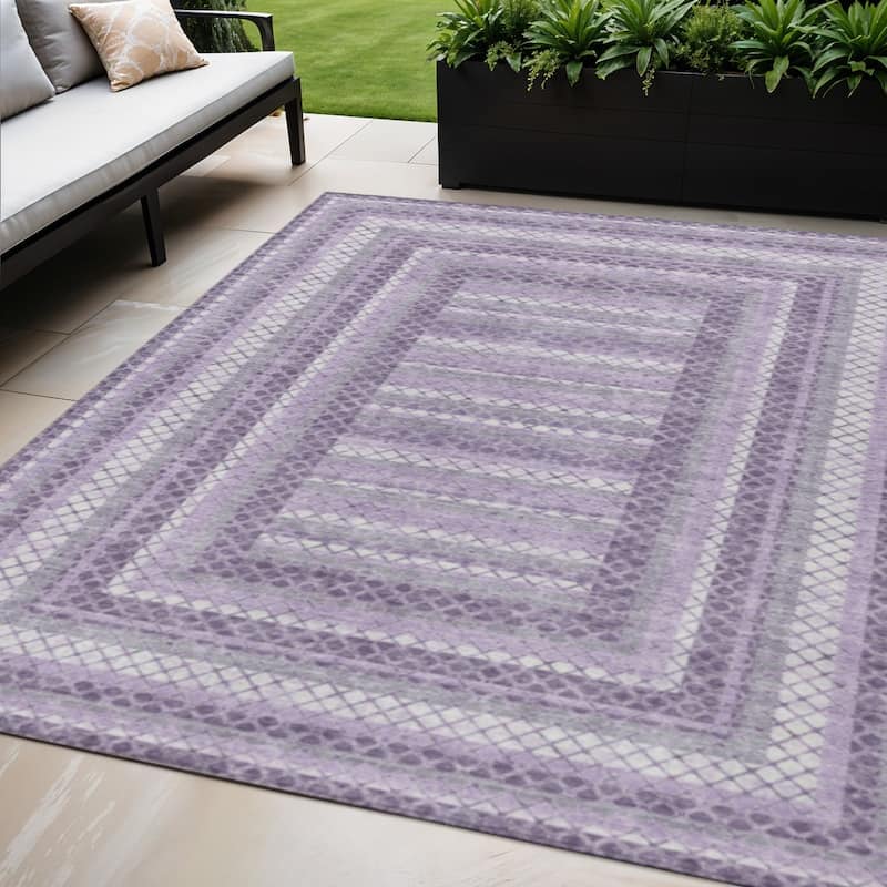 HomeRoots Geometric Transitional Rectangle Outdoor Rug - 5' X 8'