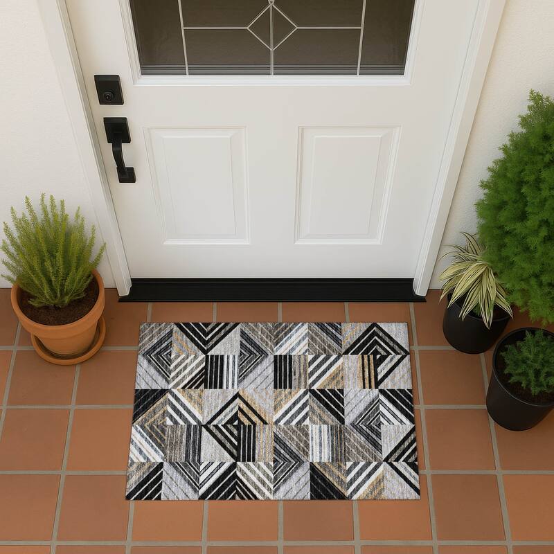 Machine Washable Indoor/ Outdoor Geo Mosaic Chantille Rug - Black - 1'8" x 2'6"