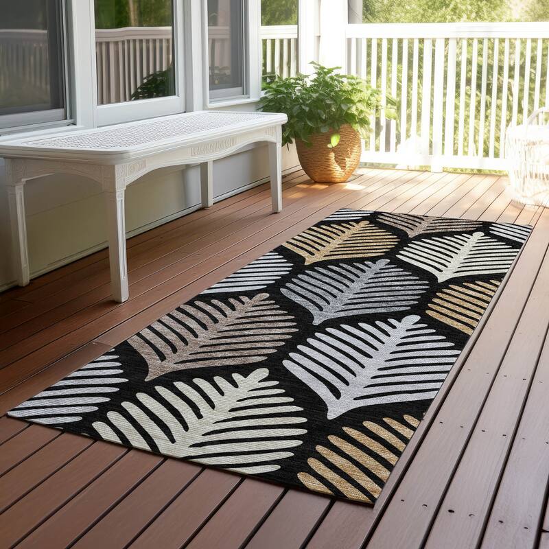 Machine Washable Indoor/ Outdoor Modern Fern Chantille Rug - Black - 2'3" x 7'6"