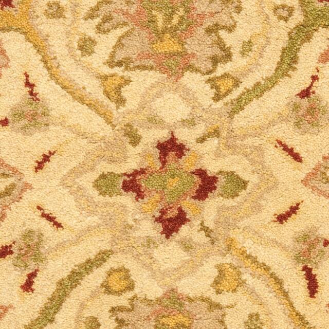 SAFAVIEH Handmade Antiquity Izora Traditional Oriental Wool Rug
