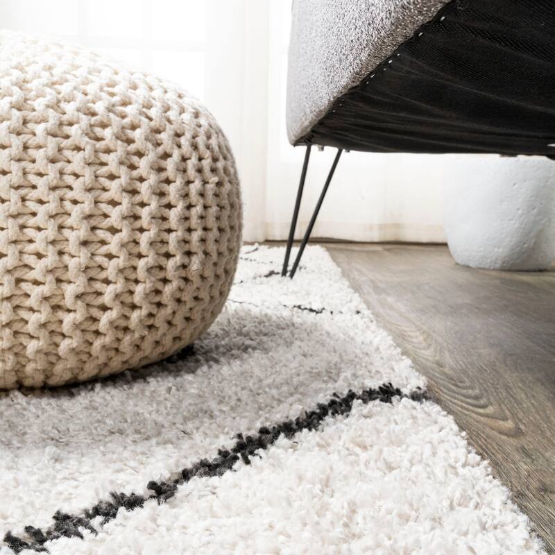 JONATHAN Y Nova Moroccan Diamond Shag Area Rug