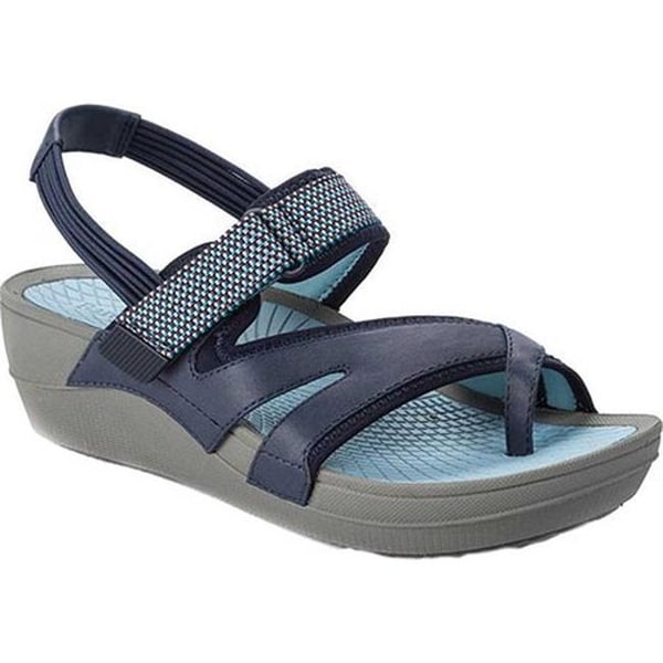 bare traps debera wedge sandal