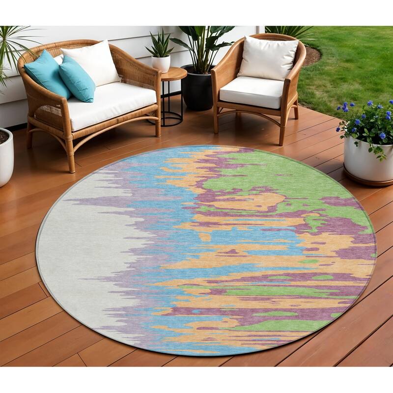 HomeRoots Abstract Transitional Rectangle Outdoor Rug - 8' Round
